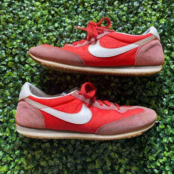 Authentic Vintage Nike Sneakers 8/8.5 - Picture 1 of 10